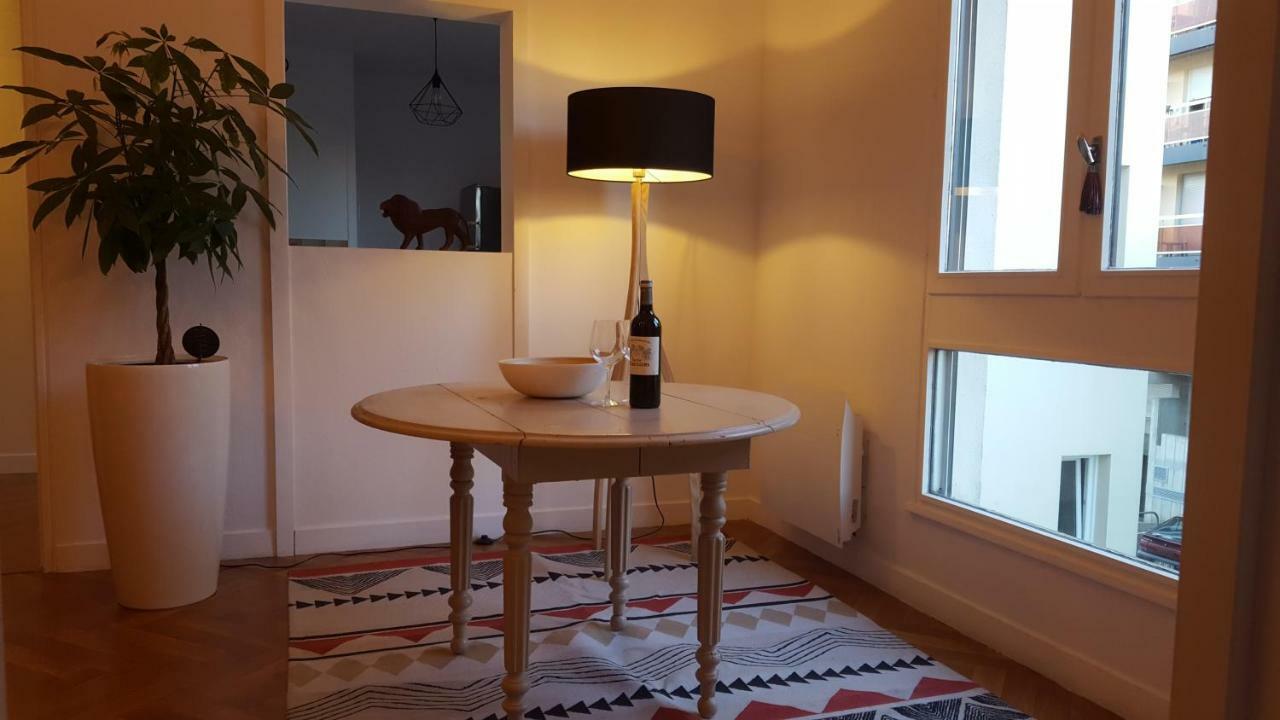 Votre Escale - Le Globe Trotteur Apartamento Niort Exterior foto